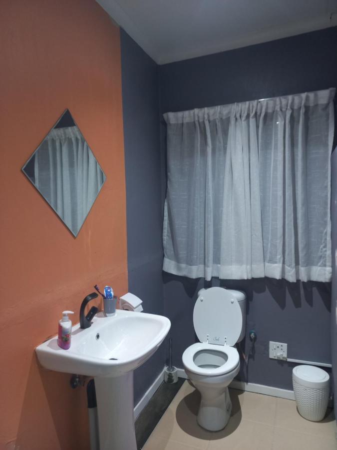 28 At Van Den Bos International Guesthouse Идънвейл Екстериор снимка