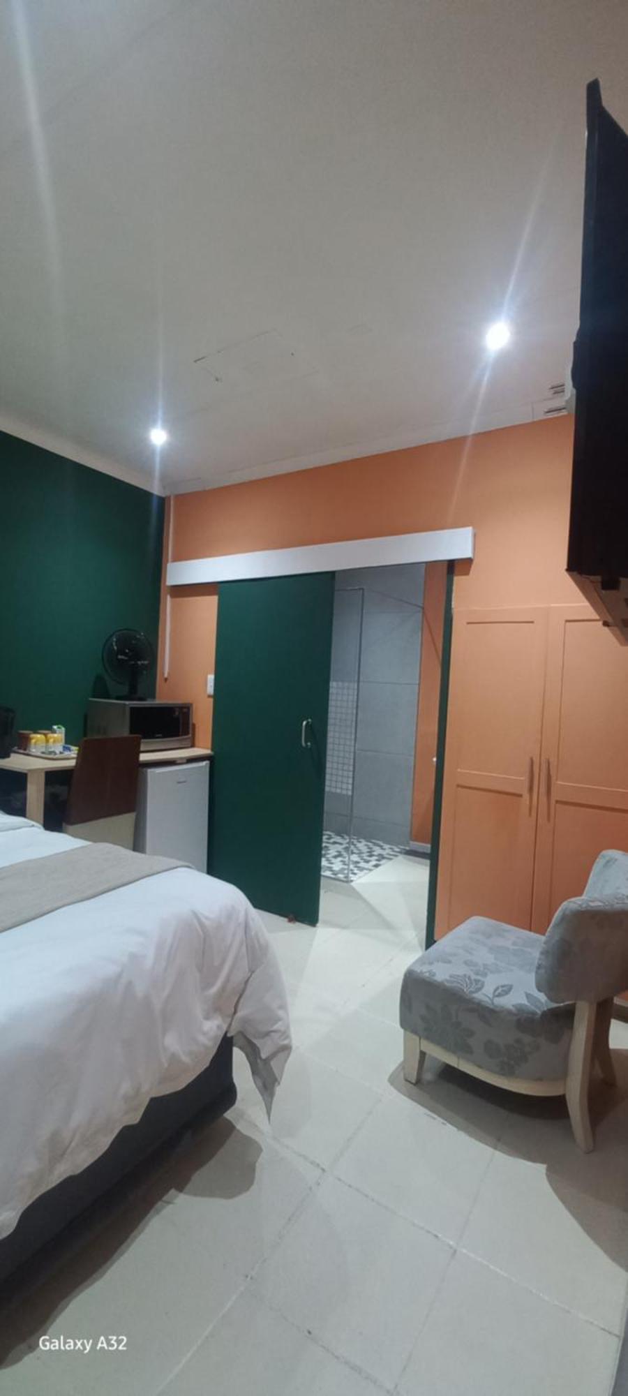 28 At Van Den Bos International Guesthouse Идънвейл Екстериор снимка