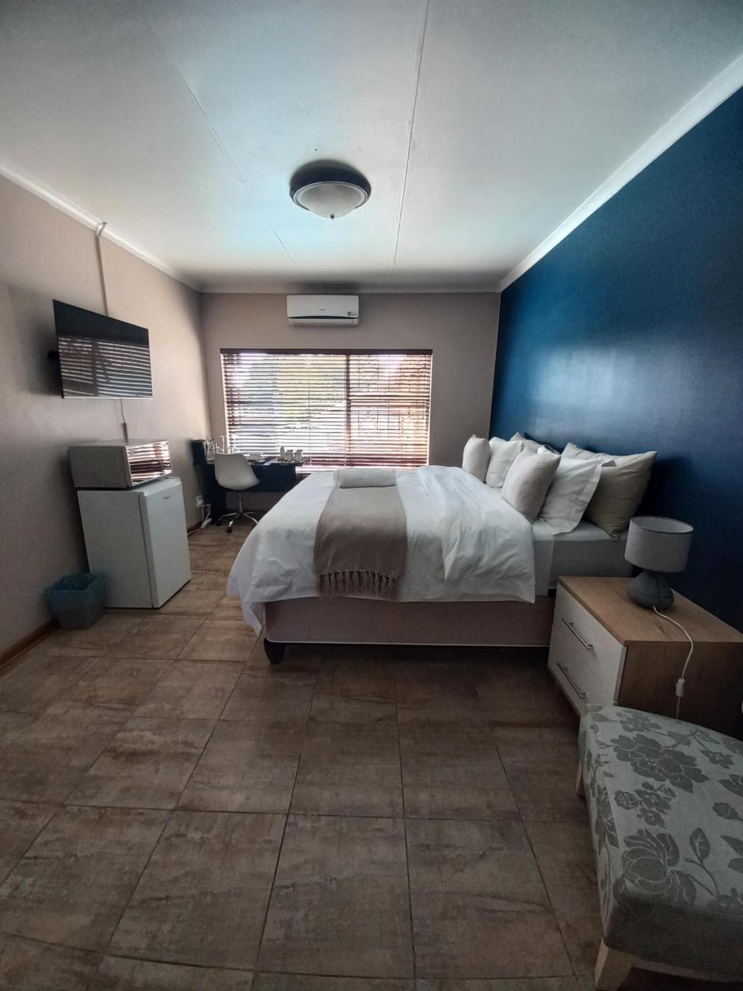 28 At Van Den Bos International Guesthouse Идънвейл Екстериор снимка